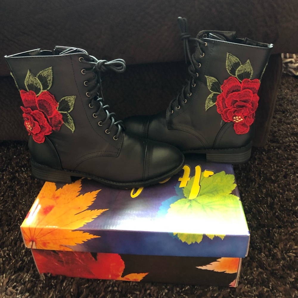 Boots with roses